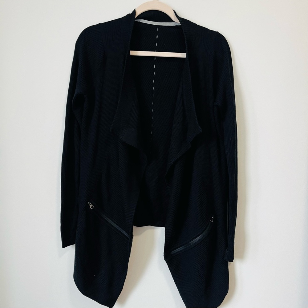 Lululemon Resolution Wrap Black Size 8